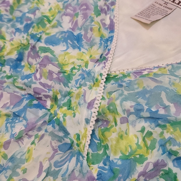 AML Women's Blue Floral V-Neck Ruffle Sleeve Top Size XL - Picture 6 of 10